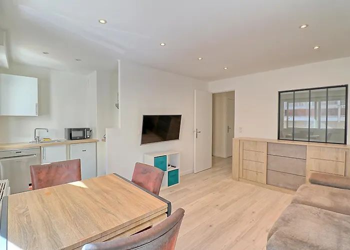 Appartement Plein Centre Proche Palais Et Plages